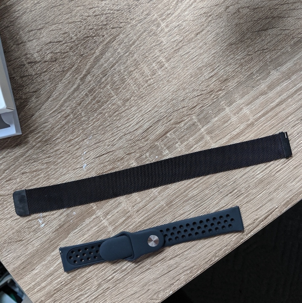 2 smart watch bands ( universal)